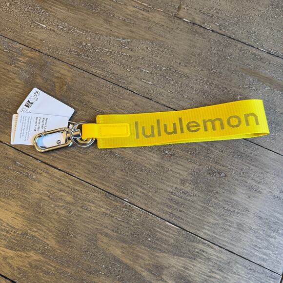 Lululemon Never Lost Keychain Maize Yellow Graphite Gray NWT - MZYW - Picture 6 of 6